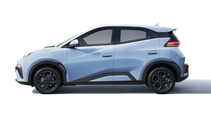 BYD Dolphin Surf 65kW Boost 43kWh 5dr Auto Electric Hatchback - Image 2